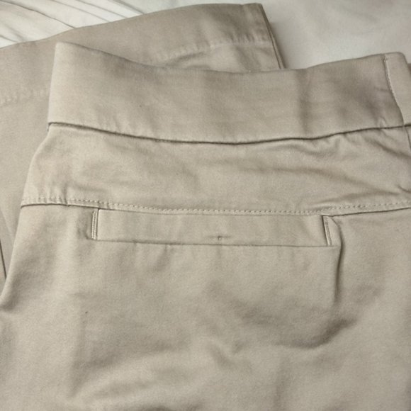 Lee Natural Fit Khaki Straight Leg Pants – Size 16W - Picture 5 of 7